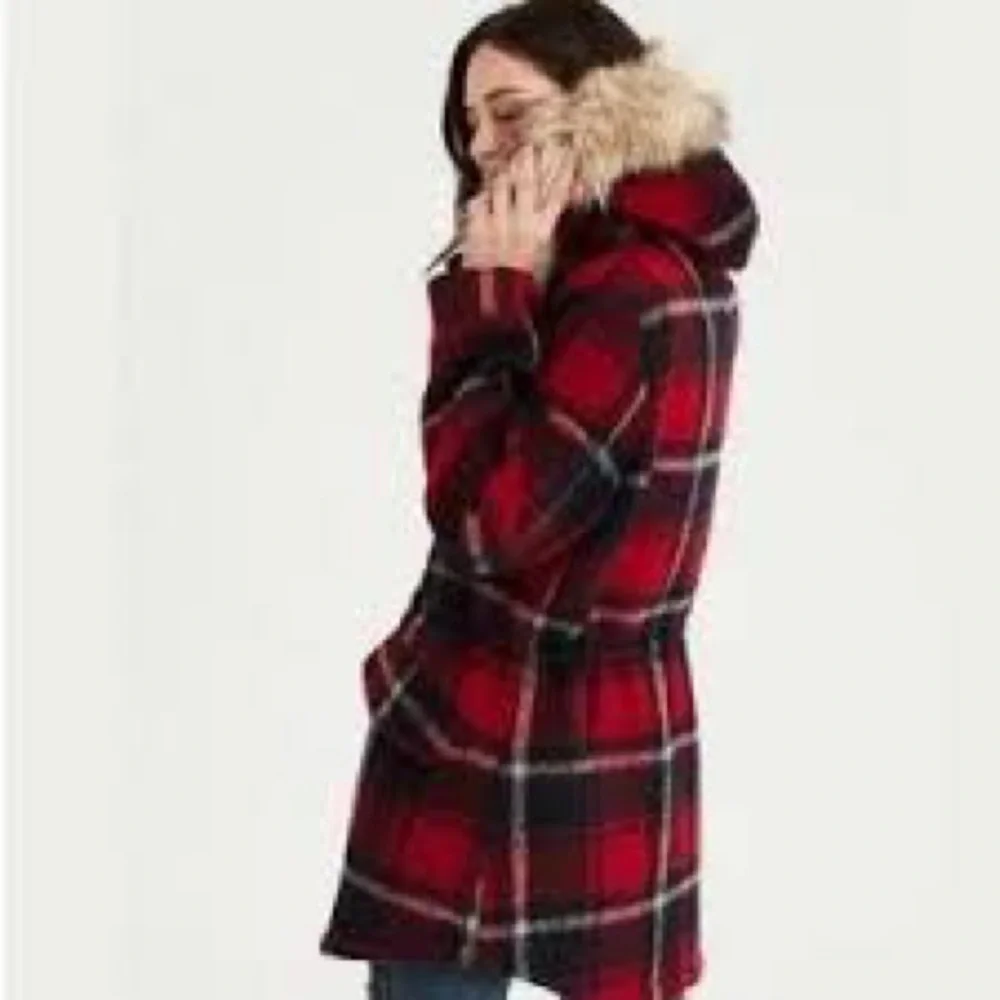American Eagle Outfitters Red and Black Plaid Jacket with Faux Fur - Picture 2 of 8